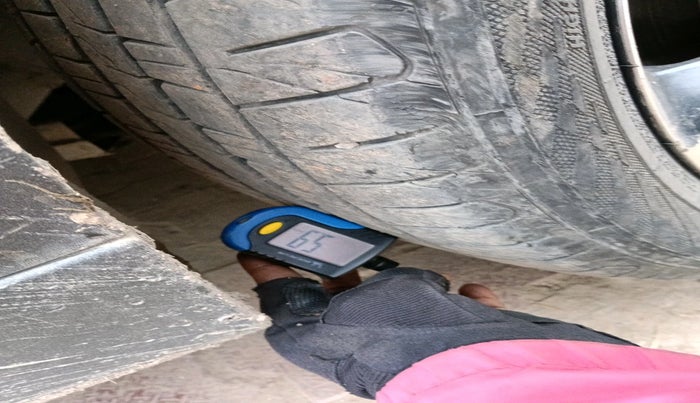 2019 Mahindra XUV300 W8 (O) 1.5 DIESEL, Diesel, Manual, 1,26,606 km, tyre