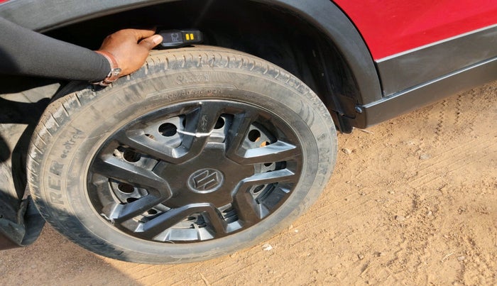 2021 Maruti Vitara Brezza VXI, Petrol, Manual, 14,732 km, tyre