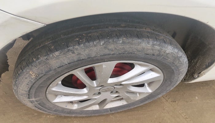 2014 Maruti Swift ZDI, Diesel, Manual, 1,21,113 km, tyre