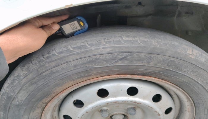 2015 Maruti Swift Dzire LXI, Petrol, Manual, 1,53,467 km, tyre