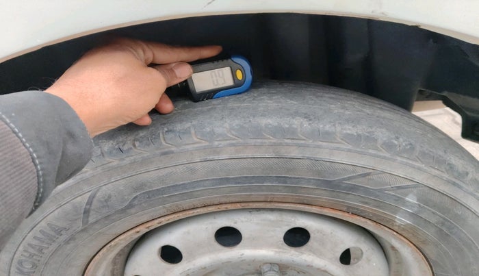 2015 Maruti Swift Dzire LXI, Petrol, Manual, 1,53,467 km, tyre