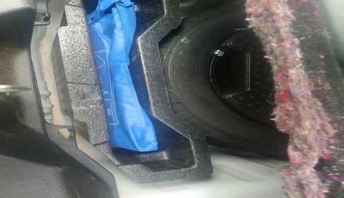 2024 Maruti Ciaz ZETA 1.5 SHVS MT PETROL, Petrol, Manual, 29,909 km, tyre