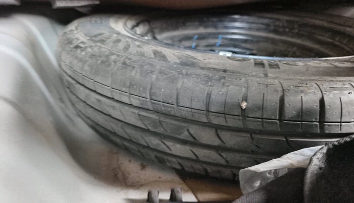 2023 Hyundai AURA S 1.2 CNG, Petrol, Manual, 93,677 km, tyre