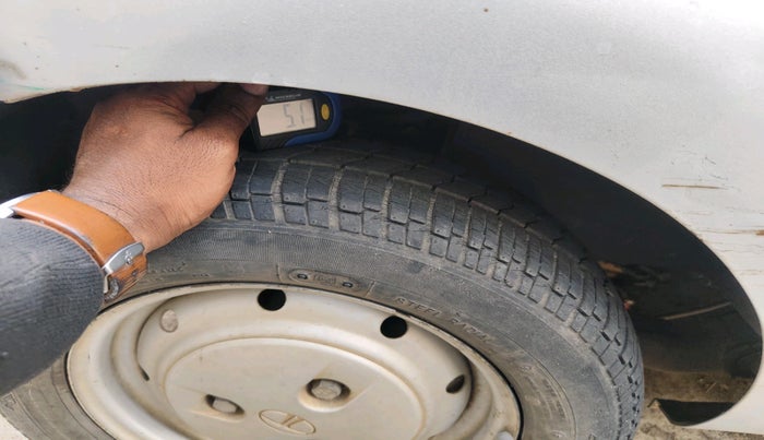 2013 Tata Nano CX, Petrol, Manual, 41,899 km, tyre