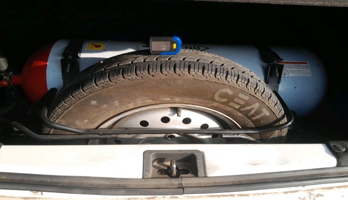 2021 Maruti New Wagon-R LXI CNG 1.0, Petrol, Manual, 96,114 km, tyre