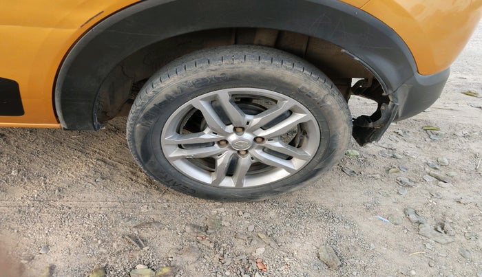 2022 Renault TRIBER RXZ, Petrol, Manual, 92,011 km, tyre