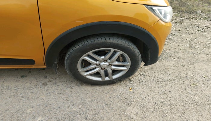 2022 Renault TRIBER RXZ, Petrol, Manual, 92,011 km, tyre