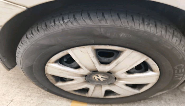 2011 Volkswagen Polo COMFORTLINE 1.2L PETROL, Petrol, Manual, 1,05,480 km, tyre