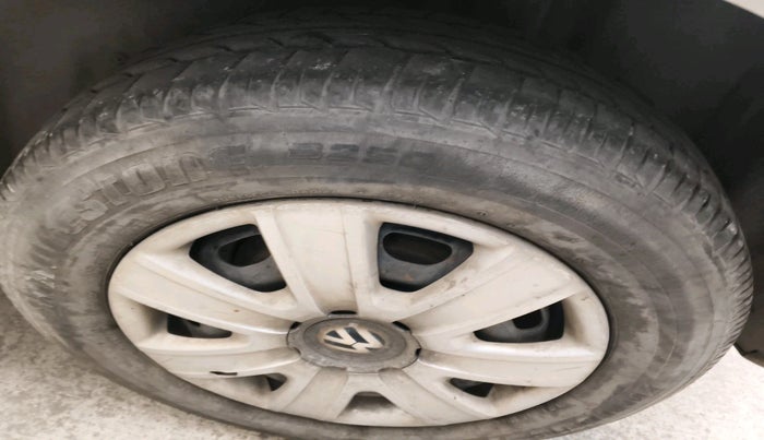 2011 Volkswagen Polo COMFORTLINE 1.2L PETROL, Petrol, Manual, 1,05,480 km, tyre