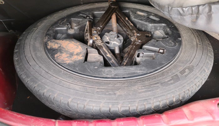 2012 Hyundai Eon MAGNA + LPG, Petrol, Manual, 78,971 km, tyre