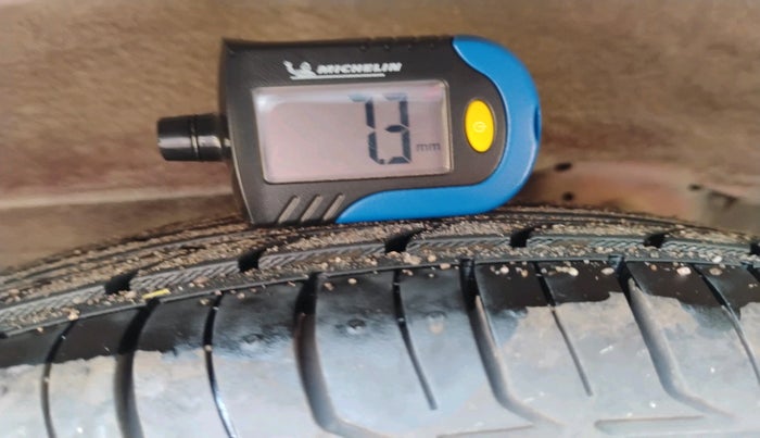 2012 Hyundai Eon MAGNA + LPG, Petrol, Manual, 78,971 km, tyre