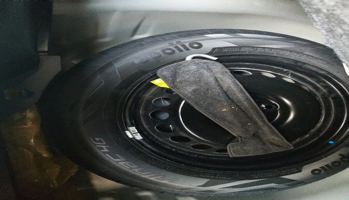 2024 Toyota Glanza E, Petrol, Manual, 19,039 km, tyre