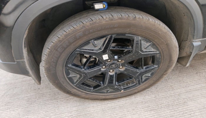 2024 Tata Harrier FEARLESS PLUS DARK EDITION AT, Diesel, Automatic, 16,223 km, tyre