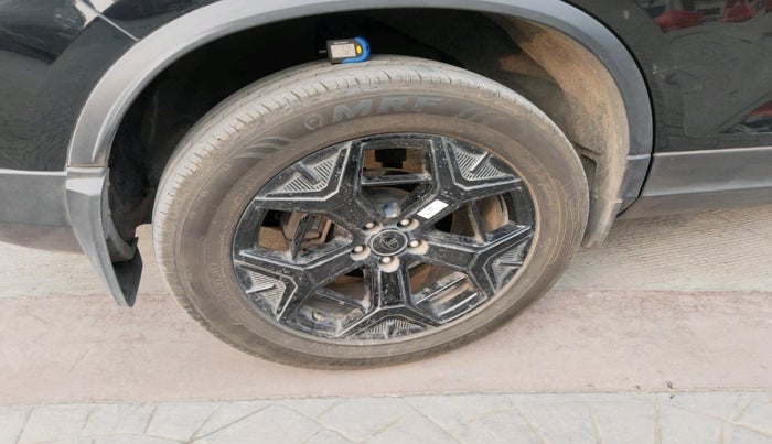 2024 Tata Harrier FEARLESS PLUS DARK EDITION AT, Diesel, Automatic, 16,223 km, tyre