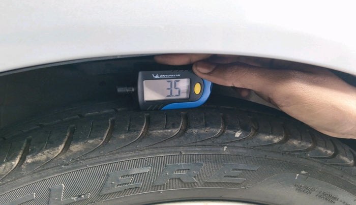 2014 Chevrolet Beat LS PETROL, Petrol, Manual, 13,701 km, tyre