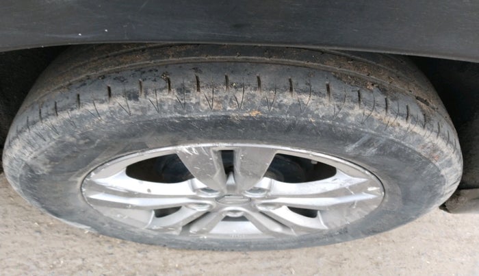 2016 Maruti Vitara Brezza ZDI PLUS, Diesel, Manual, 1,24,258 km, tyre