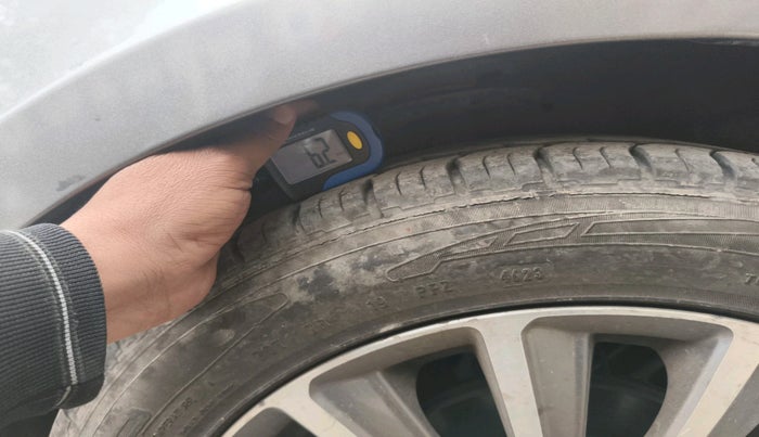 2018 Maruti Ciaz ALPHA  AT 1.5 SHVS PETROL, Petrol, Automatic, 63,279 km, tyre