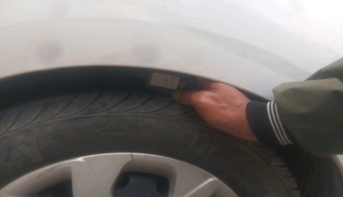 2015 Hyundai Eon MAGNA +, Petrol, Manual, 32,972 km, tyre