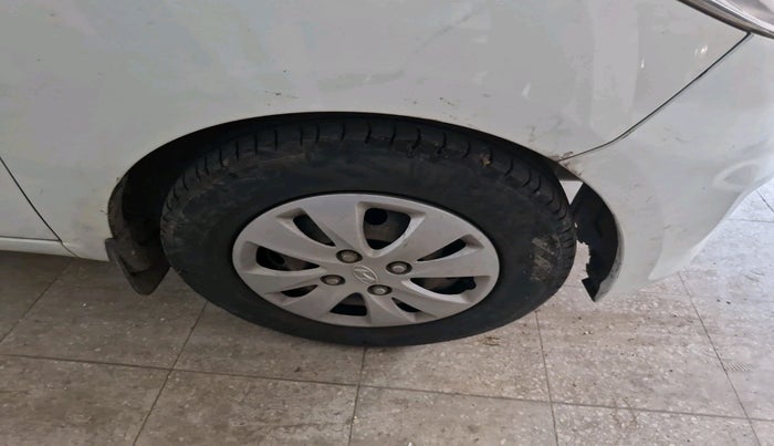 2011 Hyundai i10 SPORTZ 1.2, Petrol, Manual, 84,587 km, tyre