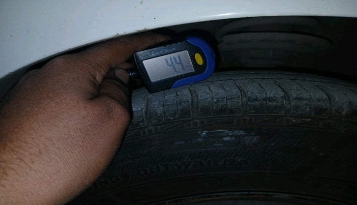 2017 Hyundai Grand i10 SPORTZ 1.2 KAPPA VTVT, Petrol, Manual, 1,34,443 km, tyre