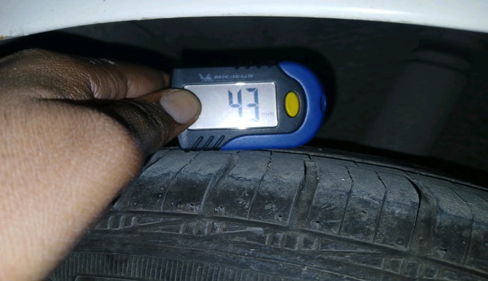 2017 Hyundai Grand i10 SPORTZ 1.2 KAPPA VTVT, Petrol, Manual, 1,34,443 km, tyre