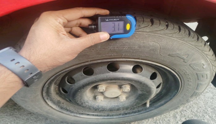 2013 Chevrolet Sail UVA 1.2 LS, Petrol, Manual, 9,831 km, tyre