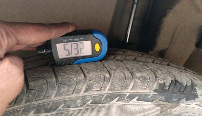 2013 Maruti Swift Dzire VXI, Petrol, Manual, 1,17,060 km, tyre