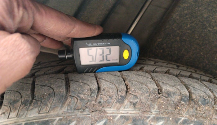 2013 Maruti Swift Dzire VXI, Petrol, Manual, 1,17,060 km, tyre