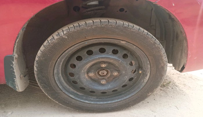 2015 Maruti Wagon R 1.0 VXI AMT, Petrol, Automatic, 96,822 km, tyre