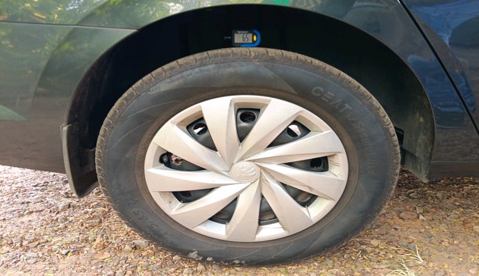 2025 Skoda SLAVIA Classic 1.0L TSI MT, Petrol, Manual, 2,675 km, tyre