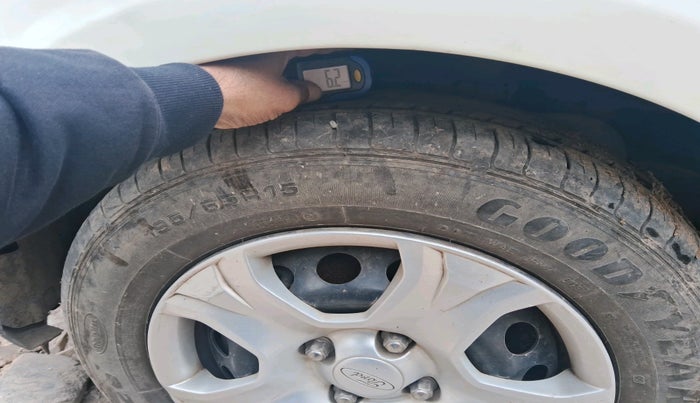 2017 Ford Ecosport TREND 1.5L DIESEL, Diesel, Manual, 1,11,555 km, tyre