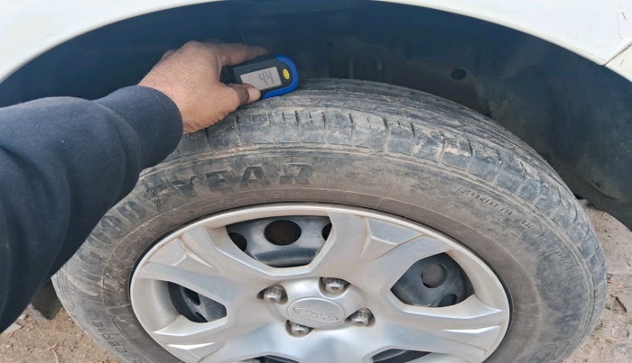 2017 Ford Ecosport TREND 1.5L DIESEL, Diesel, Manual, 1,11,555 km, tyre