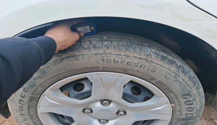 2017 Ford Ecosport TREND 1.5L DIESEL, Diesel, Manual, 1,11,555 km, tyre