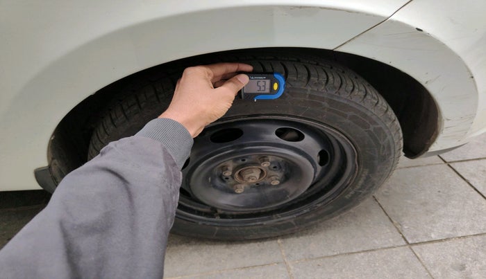 2015 Tata Zest XMS PETROL, Petrol, Manual, 80,104 km, tyre