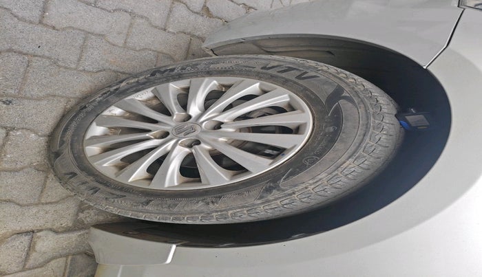 2014 Maruti Ciaz VXI+AT, Petrol, Automatic, 33,199 km, tyre