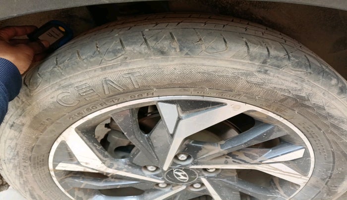 2022 Hyundai Creta SX (O) AT 1.5 DIESEL, Diesel, Automatic, 1,37,666 km, tyre