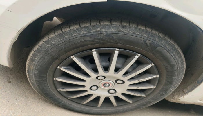 2017 Maruti Dzire VDI, Diesel, Manual, 86,962 km, tyre