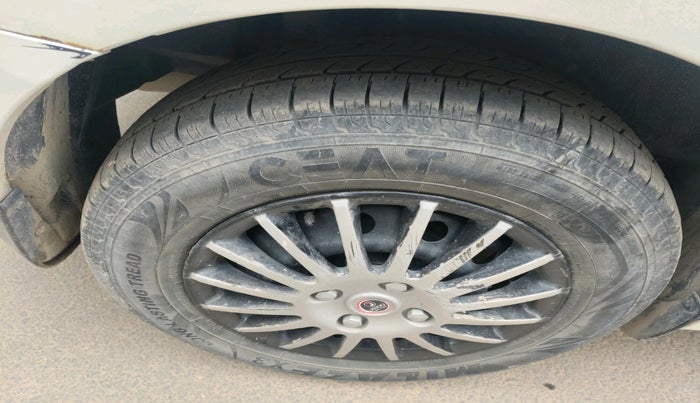 2017 Maruti Dzire VDI, Diesel, Manual, 86,962 km, tyre