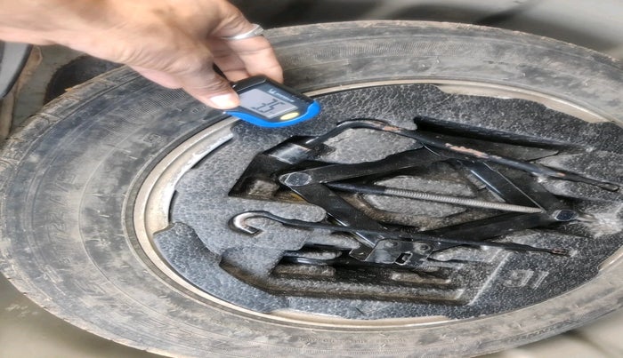 2013 Hyundai New Elantra 1.8 S VTVT, Petrol, Manual, 81,194 km, tyre