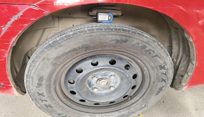 2017 Maruti Swift VXI, Petrol, Manual, 1,69,540 km, tyre