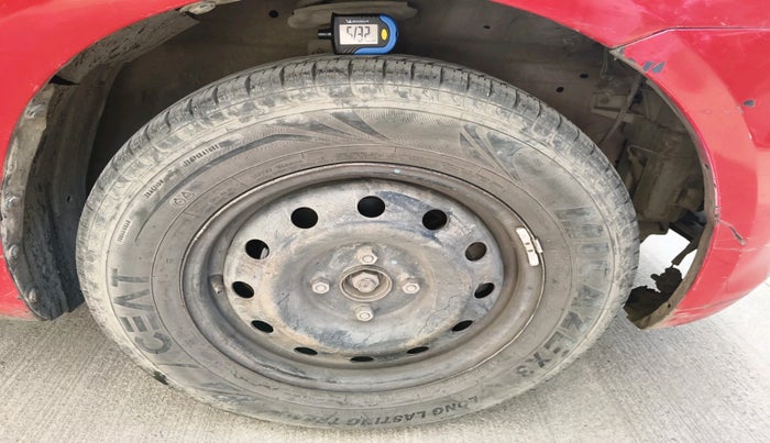 2017 Maruti Swift VXI, Petrol, Manual, 1,69,540 km, tyre