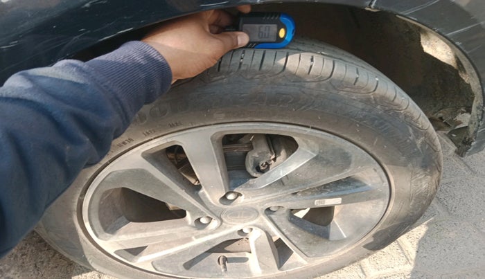 2021 Tata ALTROZ XZ PLUS PETROL DARK EDITION, Petrol, Manual, 94,344 km, tyre