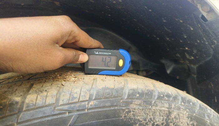 2013 Mahindra XUV500 W8, Diesel, Manual, 98,377 km, tyre