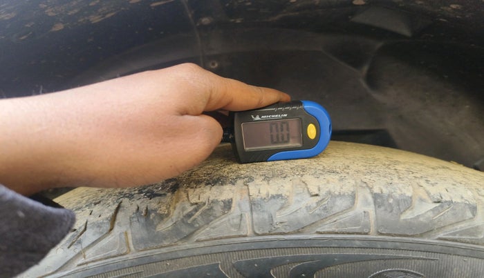 2013 Mahindra XUV500 W8, Diesel, Manual, 98,377 km, tyre