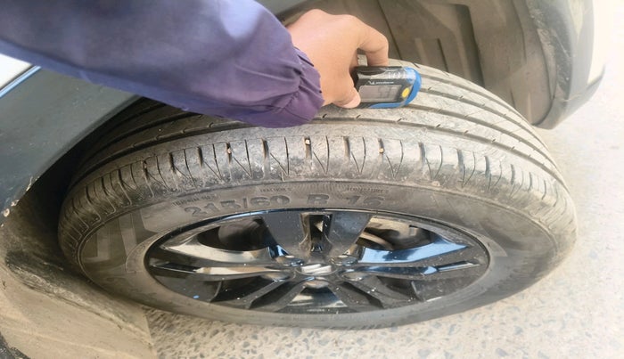 2019 Maruti Vitara Brezza ZDI, Diesel, Manual, 70,733 km, tyre