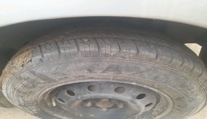 2018 Maruti Dzire VDI, Diesel, Manual, 46,303 km, tyre