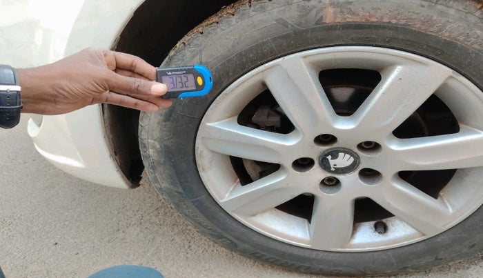 2012 Skoda Rapid AMBITION 1.6 TDI CR MT, Diesel, Manual, 90,984 km, tyre