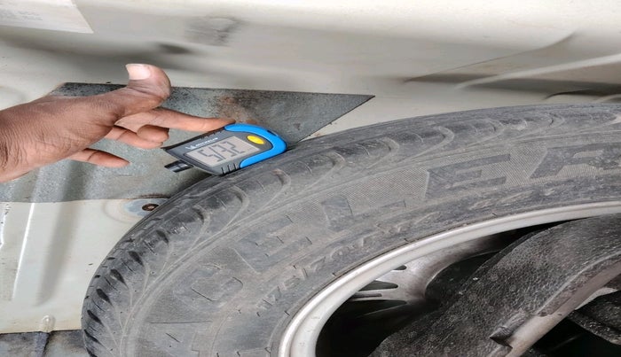 2012 Skoda Rapid AMBITION 1.6 TDI CR MT, Diesel, Manual, 90,984 km, tyre