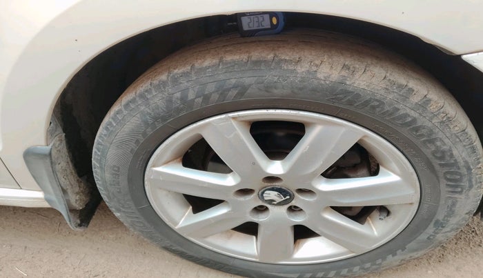 2012 Skoda Rapid AMBITION 1.6 TDI CR MT, Diesel, Manual, 90,984 km, tyre