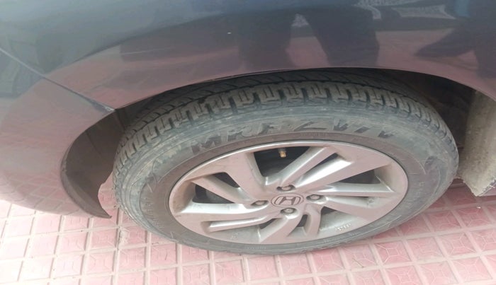 2017 Honda Jazz 1.2L I-VTEC V AT, Petrol, Automatic, 1,26,894 km, tyre